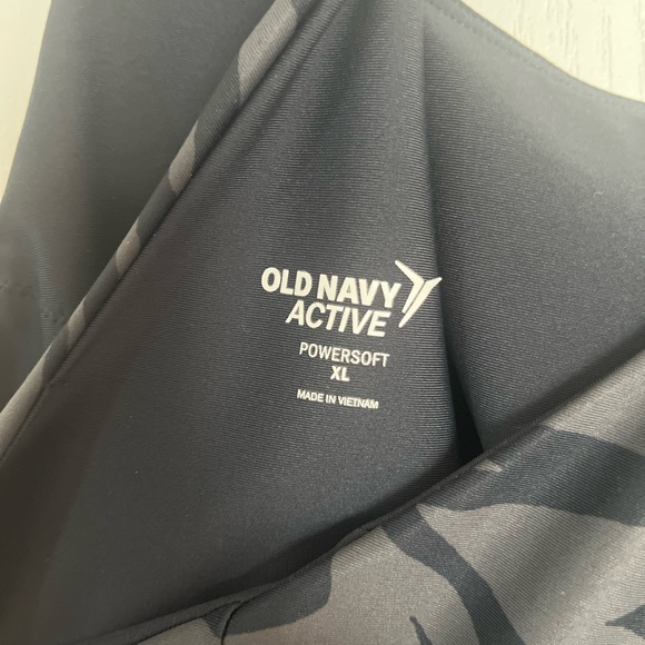 Old navy set.  Top XL. pants XXL - Picture 6 of 11